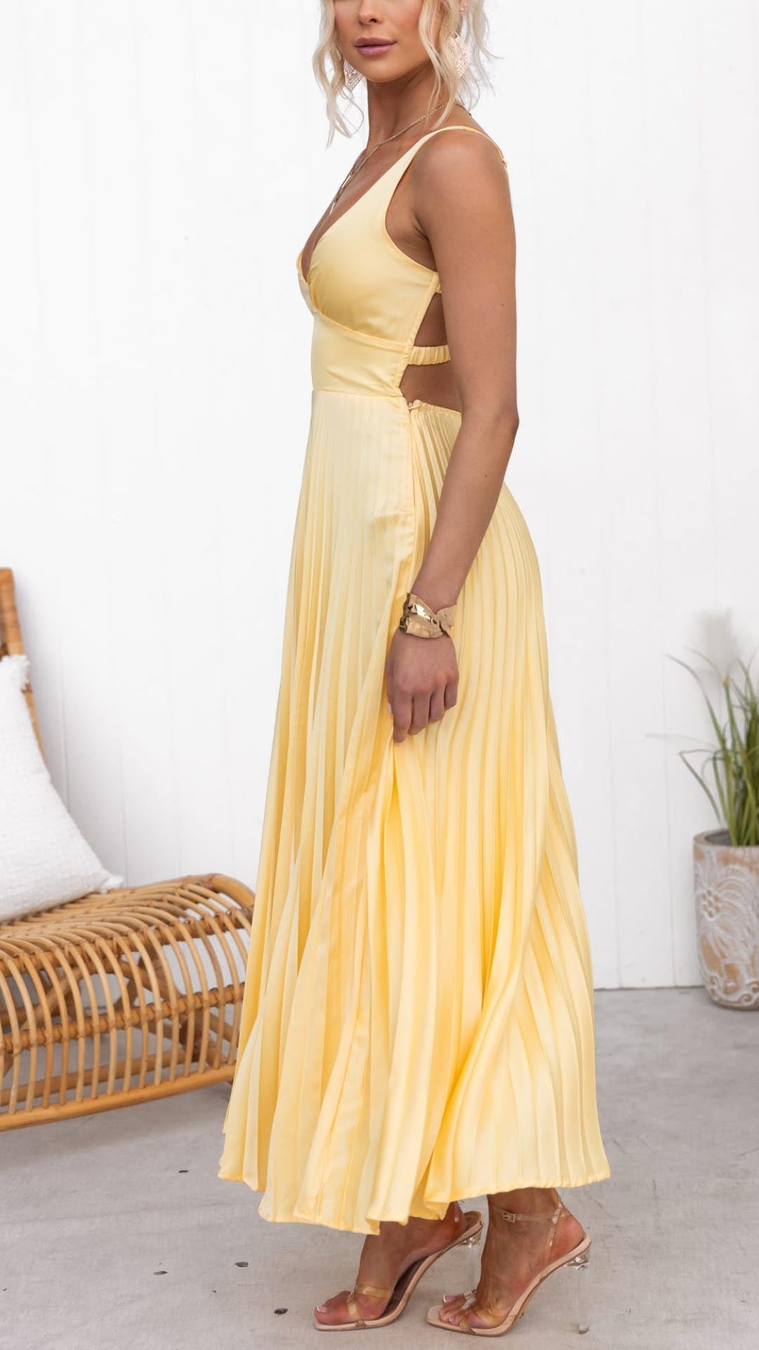 Melo | Graceful Pleated Dress